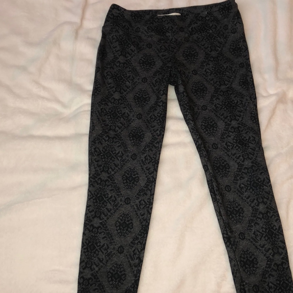 Black and grey jeggings